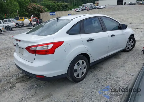 2012 Ford Focus S z USA, uszkodzony, nr VIN 1FAHP3E21CL287433